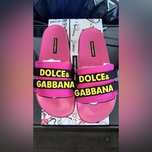 Dolce and gabbana pool sides 39